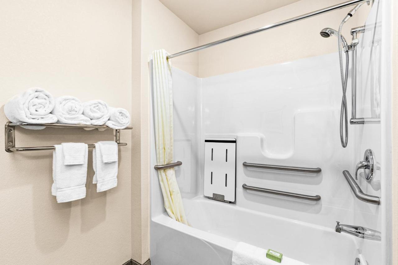 Cobblestone Hotel & Suites - Ottumwa Екстериор снимка