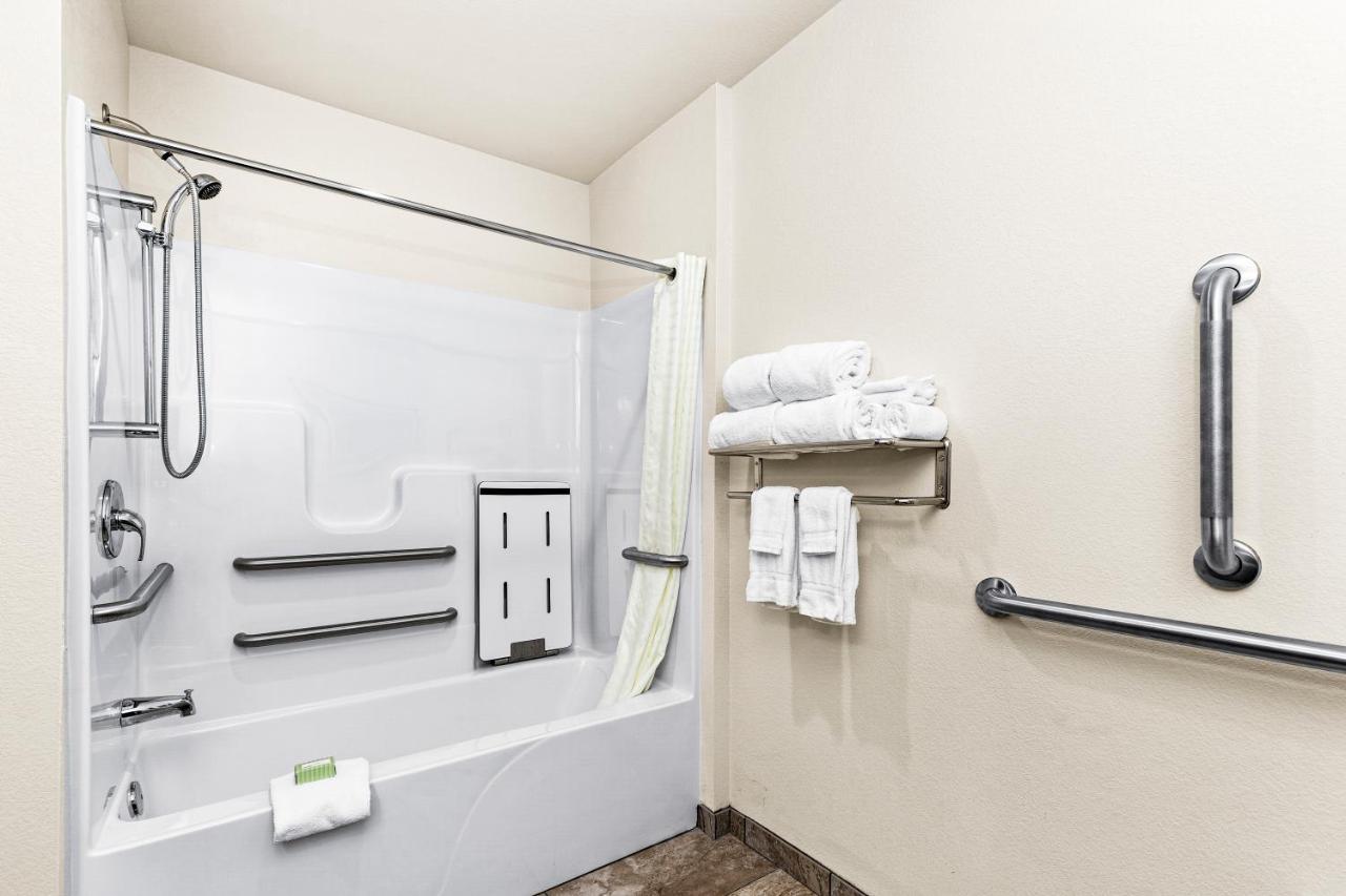 Cobblestone Hotel & Suites - Ottumwa Екстериор снимка