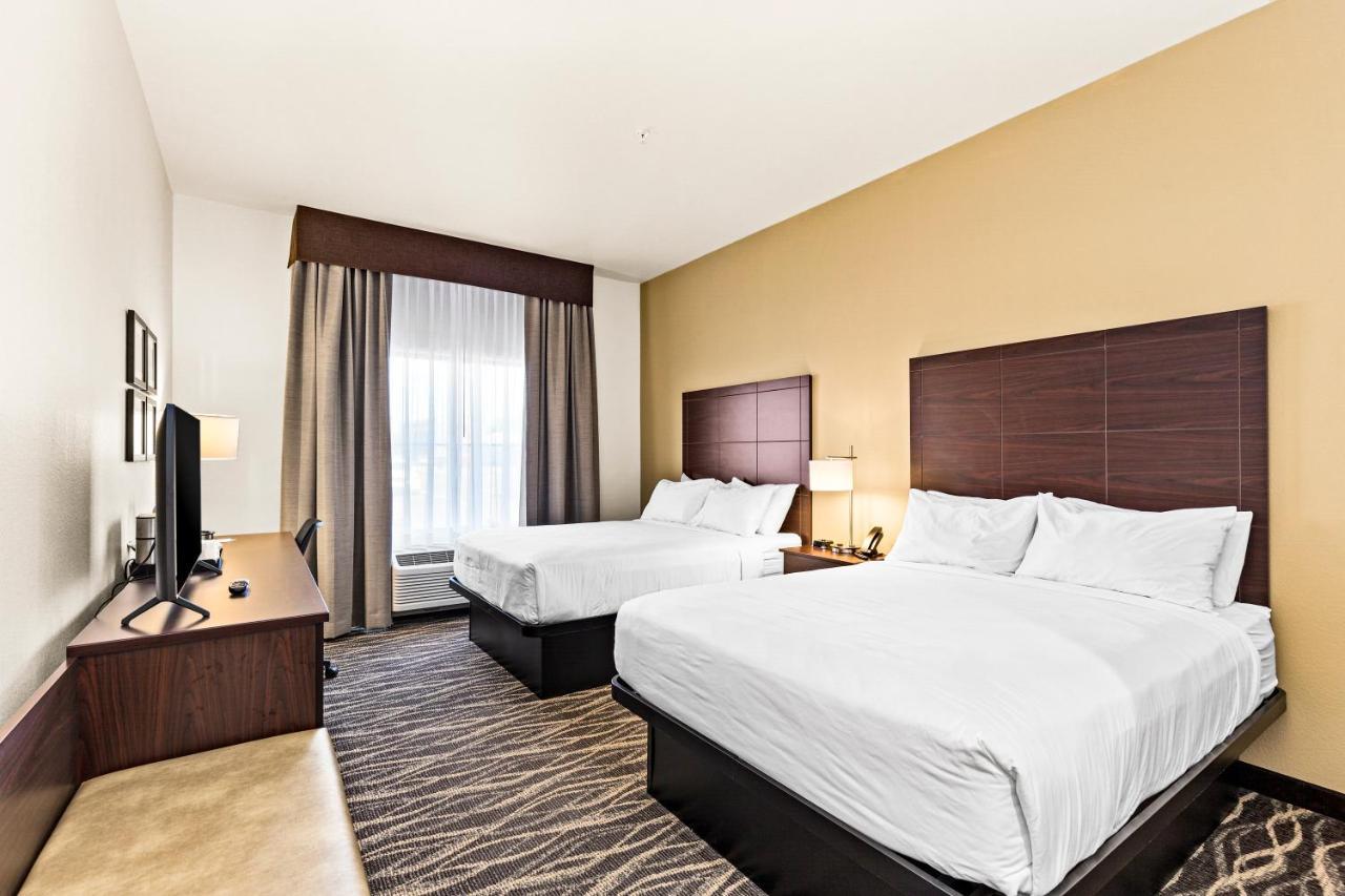 Cobblestone Hotel & Suites - Ottumwa Екстериор снимка