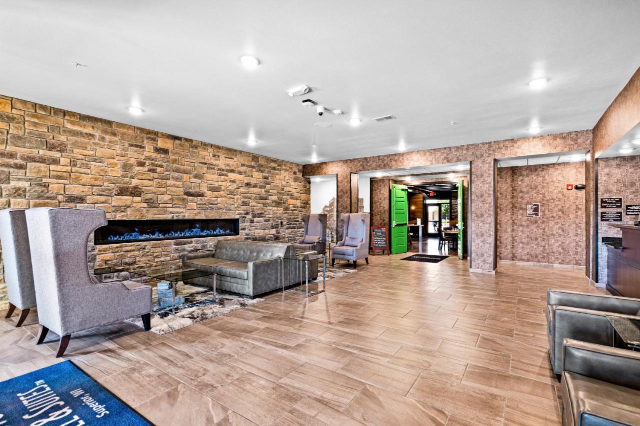 Cobblestone Hotel & Suites - Ottumwa Екстериор снимка