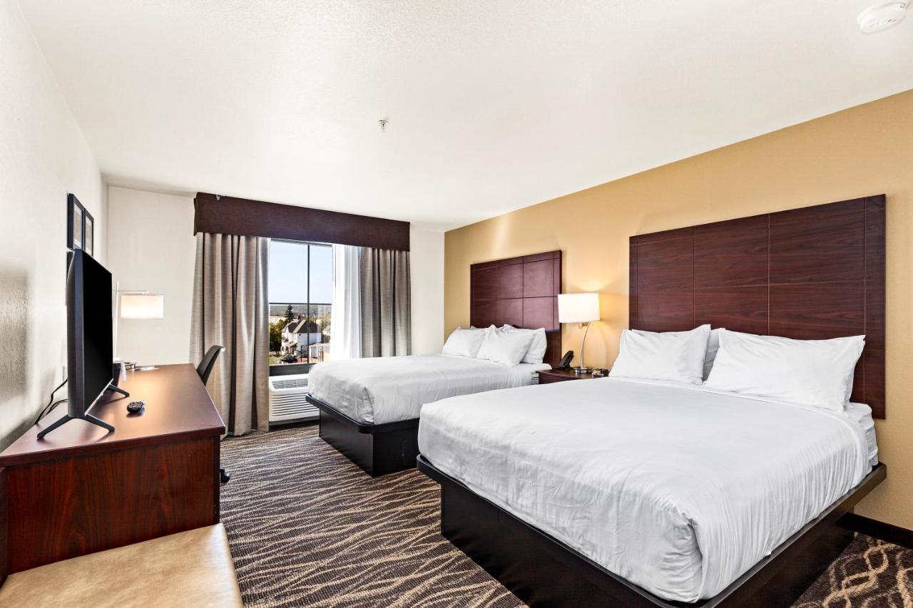 Cobblestone Hotel & Suites - Ottumwa Екстериор снимка