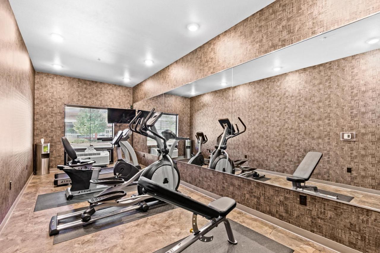 Cobblestone Hotel & Suites - Ottumwa Екстериор снимка