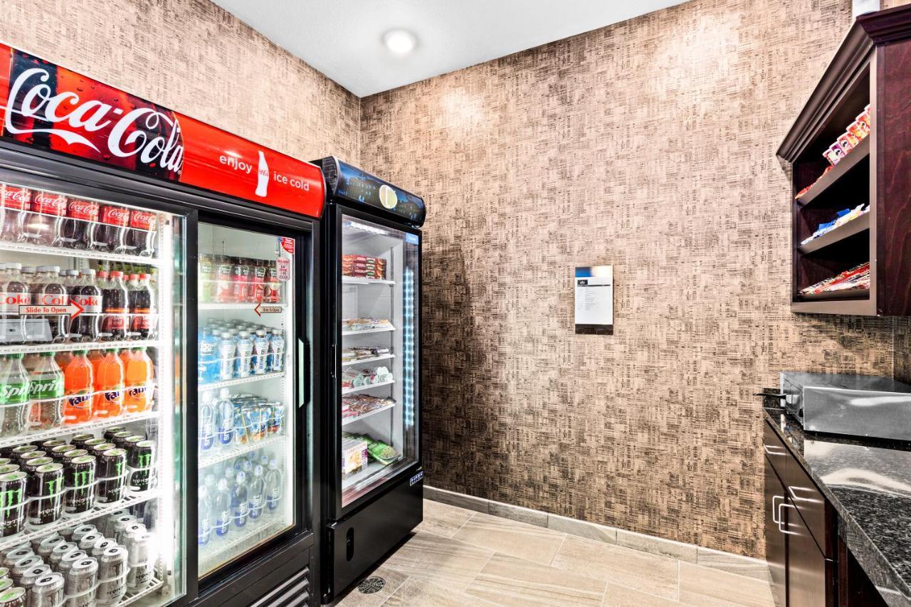 Cobblestone Hotel & Suites - Ottumwa Екстериор снимка