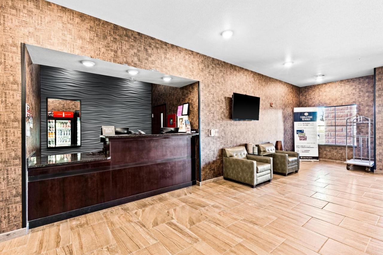 Cobblestone Hotel & Suites - Ottumwa Екстериор снимка