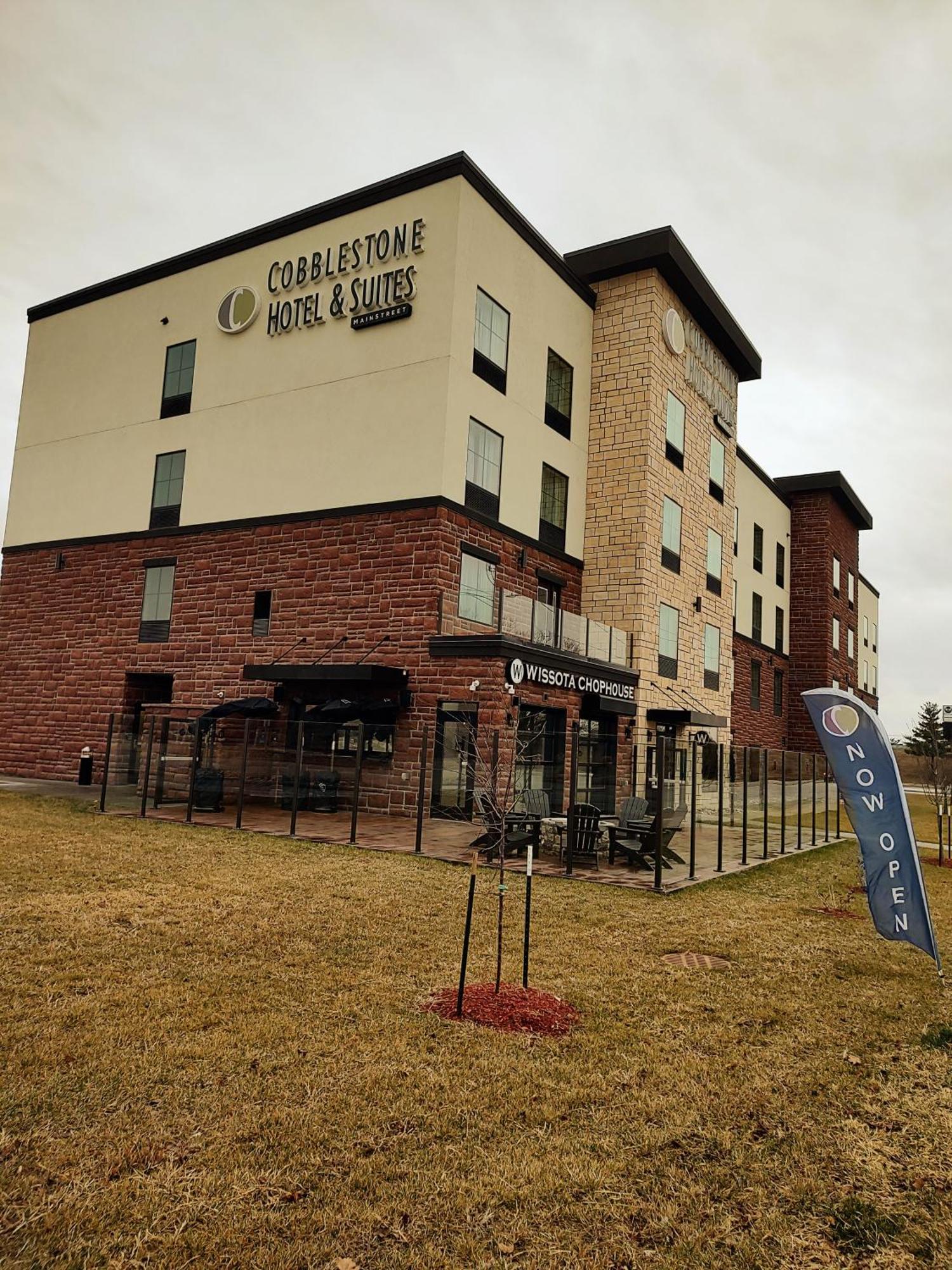 Cobblestone Hotel & Suites - Ottumwa Екстериор снимка